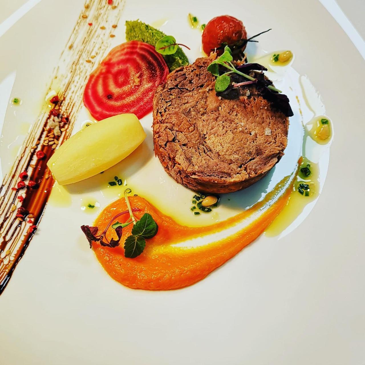 Logis Hotel Restaurant Les 2 Rives - A75, En Bordure De Riviere Banassac Exterior foto